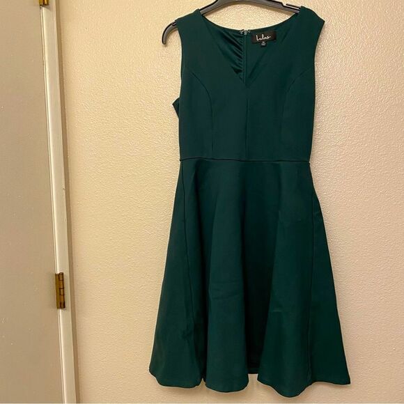 Lulu's Hello World Dress Kelly emerald Green Midi romantic Sleeveless V-Neck M - Picture 2 of 10